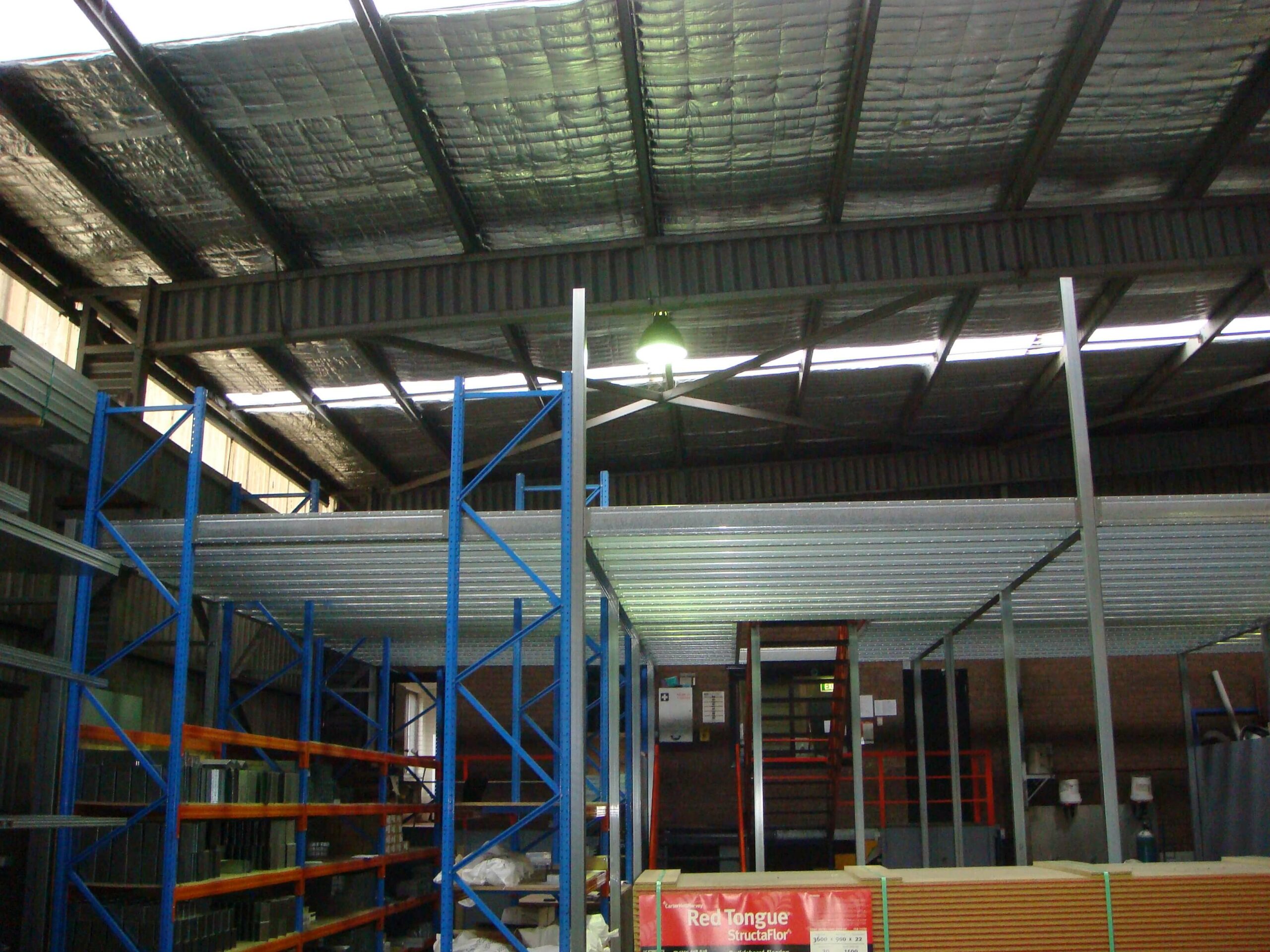 Boxspan mezzanine floor frame providing storage space in the Spantec factory